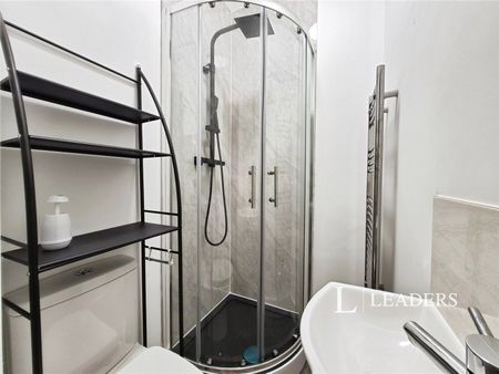 1 bedroom property to rent St. Leonards Road, Eastbourne, East Sussex, BN21 - Photo 5