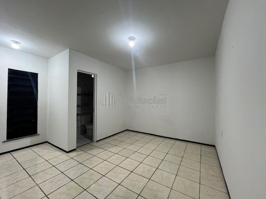 J TAVORA - CASA - BARAO DE ARACATI, 2190 FUNDOS - Foto 1