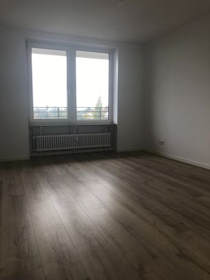 modernisierte 3-Zimmer Wohnung mit Aufzug & Balkon - Foto 1