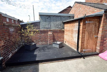 3 bedroom terraced house to rent - Photo 4