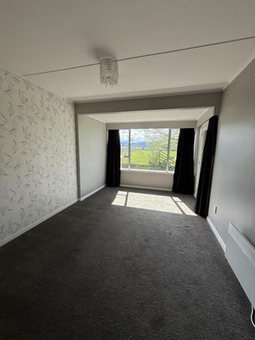 Two Bedroom Home with Oliver Park on the Doorstep - Photo 4