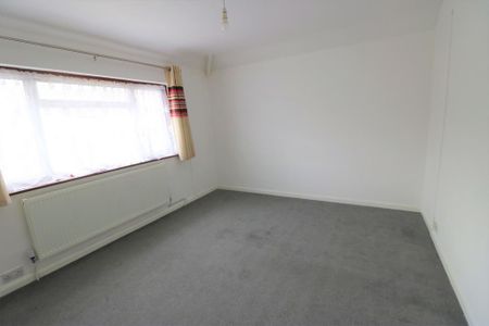 2 bedroom semi-detached house to rent - Photo 4