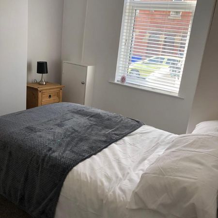 5 bedroom terraced house to rent - Photo 5