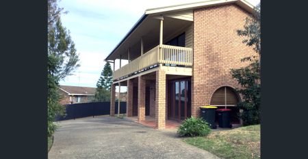 17 Andrea Street, Eden - Photo 5