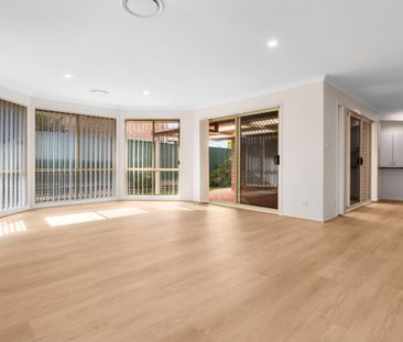 8 Rooke Ct, Kellyville, NSW 2155 - Photo 2