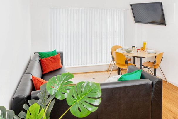 1 bedroom private hall to rent - Photo 1