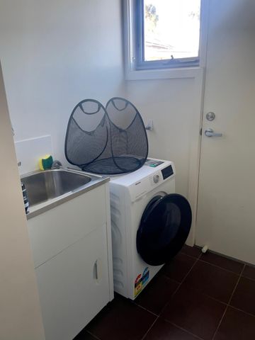 Woodville West - Photo 3