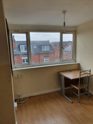 Room in a Shared House, Linden Road, LS11 - Photo 1