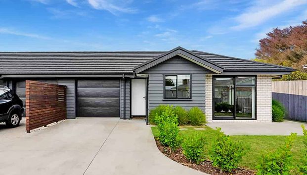 1/1136A Heaphy Terrace - Photo 1