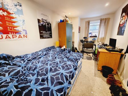 3 Bed Student Accommodation - Photo 3