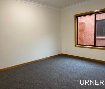 Lovely updated 2-bedroom home – in a small quiet group of 3 - Photo 2