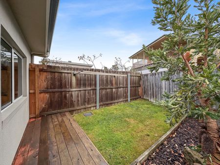 Modern Townhouse with Convenient Living in South Launceston - Photo 5