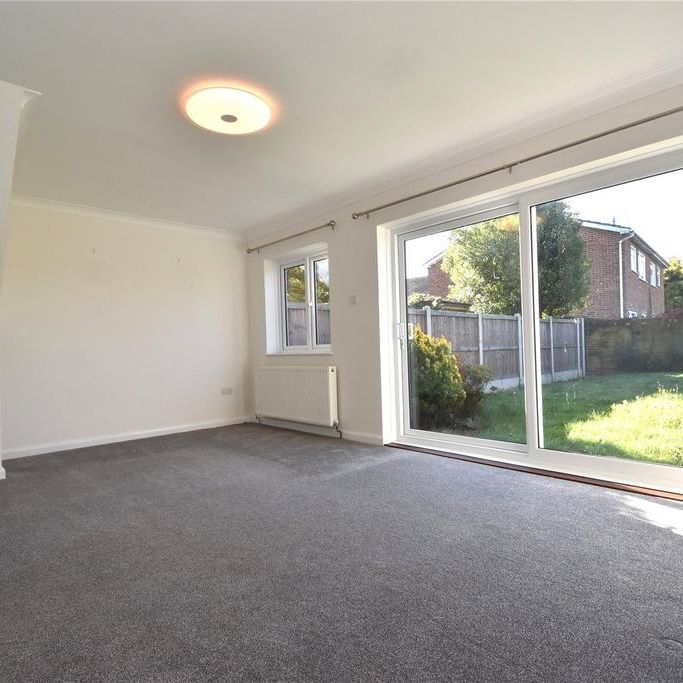3 bedroom semi-detached house to rent - Photo 1