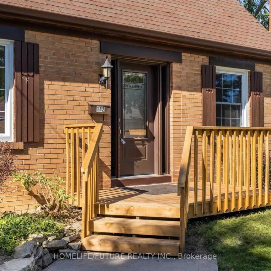 142 HAREWOOD AVENUE - Photo 1