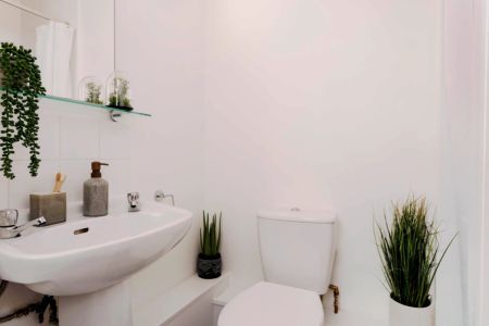 Gold En Suite - Photo 3