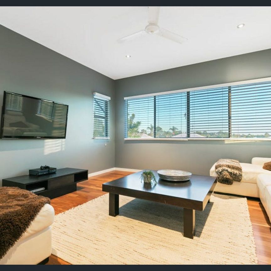 14TH HOLE - FAMILY HOME - Photo 1