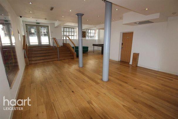 3 bedroom apartment to rent - Photo 1