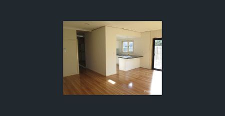 Location & convenient. - Photo 5