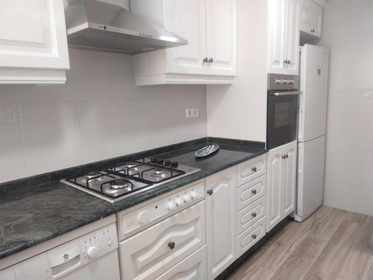 Valencia Capital - Photo 1