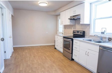 For Lease - 250 Highland Road, Hamilton, Ontario - Photo 5