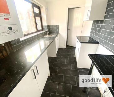 3 bedroom semi-detached house to rent - Photo 5