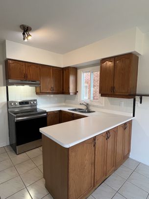 For Lease - 113 Redondo Drive, Vaughan, Ontario - Photo 1