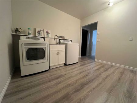 For Lease - 44 Highland Terrace, Bradford West Gwillimbury, Ontario - Photo 4