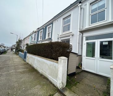 Clare Terrace, Falmouth - Photo 3