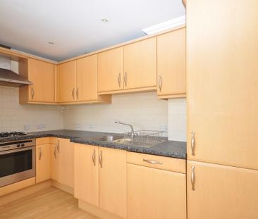 2 bedroom apartment to rent - Photo 3