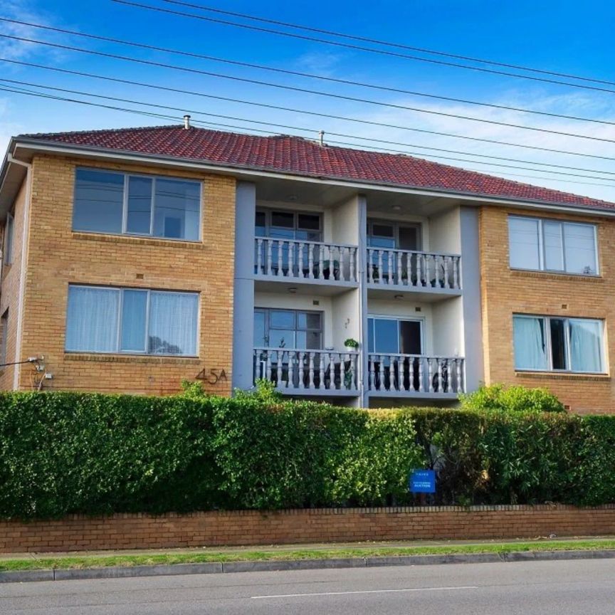 Unit 1/45A Ormond Esplanade, Elwood. - Photo 1