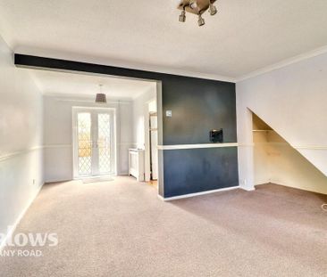 3 bedroom end of terrace house to rent - Photo 2