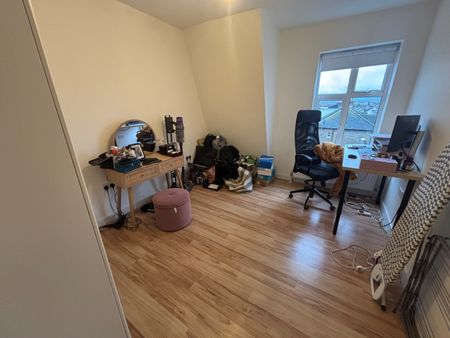 Howard Road, Upminster, RM14 - Photo 2