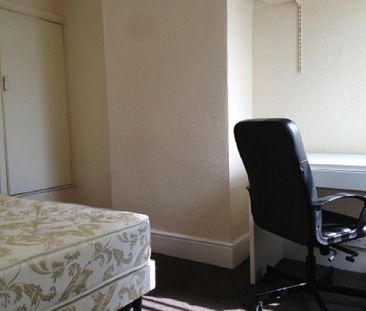 3 Bed - Winnie Road, Selly Oak, West Midlands, B29 6ju - Photo 5