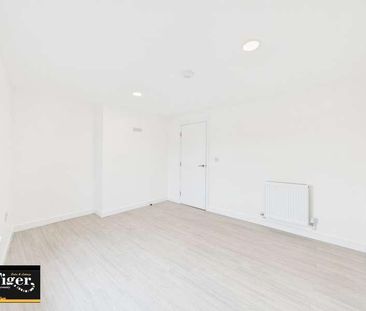 Whitegate Drive, Blackpool, FY3 - Photo 3