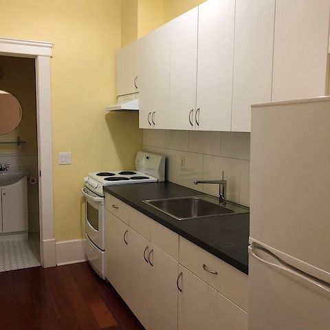 Charming One-Bedroom in Heritage Building – Available October 1, 2025 - Photo 1