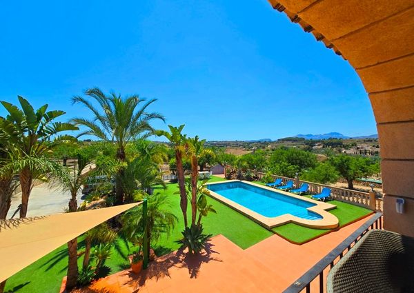 WIDE ESTATE FOR RENT IN TEULADA FOR LONG TERM