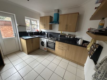 Swansea Road, Northampton - Photo 3