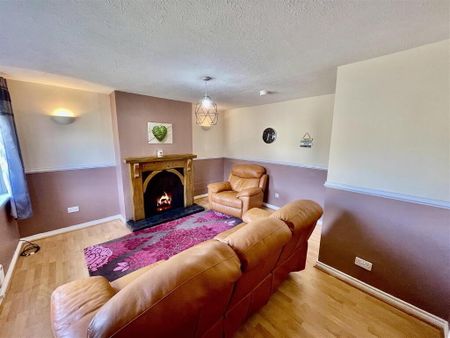 94 Skipperstone Road, Bangor, BT20 4ET - Photo 2