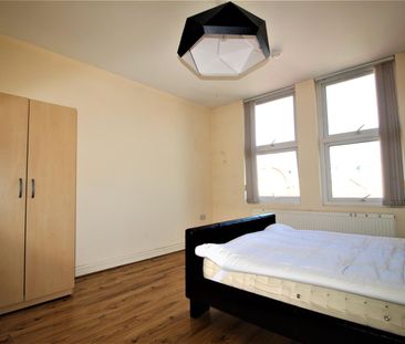 Second Floor Flat, Hoe Street, Walthamstow, E17 - Photo 4