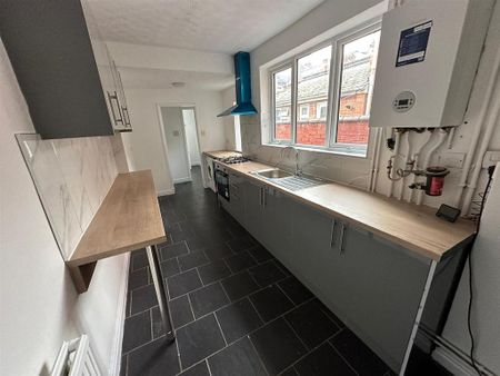 3 bedroom terraced house to rent - Photo 2