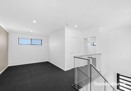 Modern Family Home in a Sought-After The Ponds Location - Photo 5