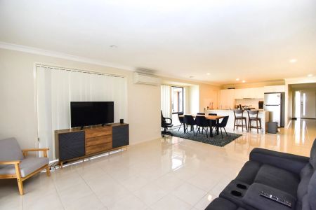 36 Discovery Drive, Orange. - Photo 2