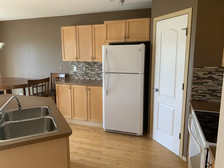 Stunning Pet Friendly Duplex in Anders with 2 Garages!!! - Photo 5