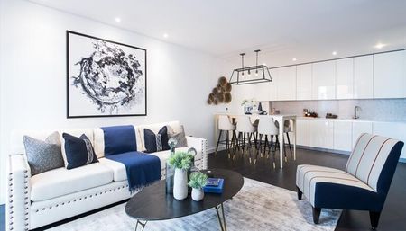 3 bedroom flat to rent - Photo 5