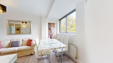 1 Bed Flat, Sherbourne Court, SW5 - Photo 3