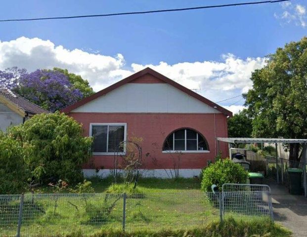 4 bedroom house - Photo 1