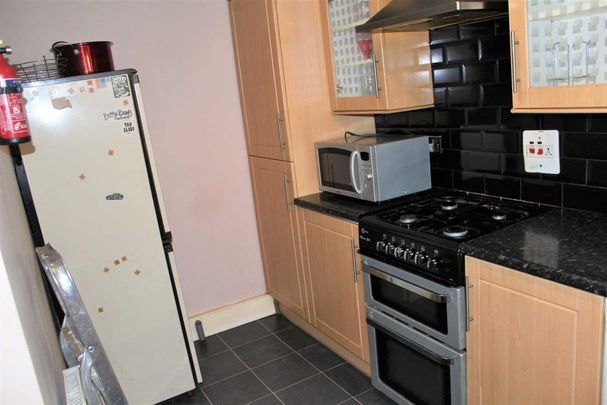 2 bedroom maisonette to rent - Photo 1