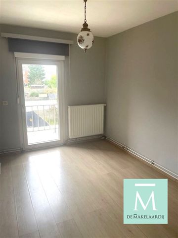 Mooi gelegen, instapklaar appartement met 2 slaapkamers en klein terrasje achteraan! - Foto 3