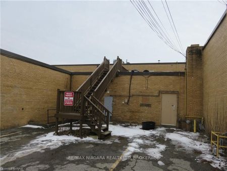 For Lease - 58 Jarvis Street Unit# 202, Fort Erie, Ontario - Photo 4
