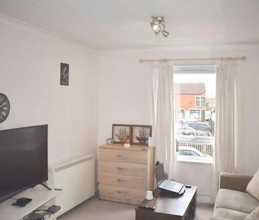 Roe Road, Kingsley, Northampton, NN1 - Photo 3